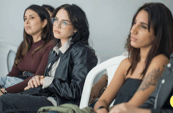 Interruptions Aren’t the Enemy: How Great Speakers Turn Disruption into Connection