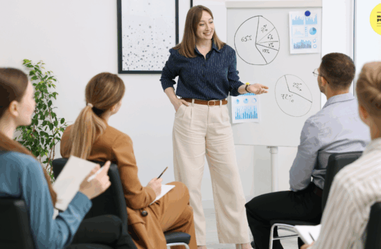 The Art of Thinking While You Speak – Why clarity under pressure is a skill, not a gift